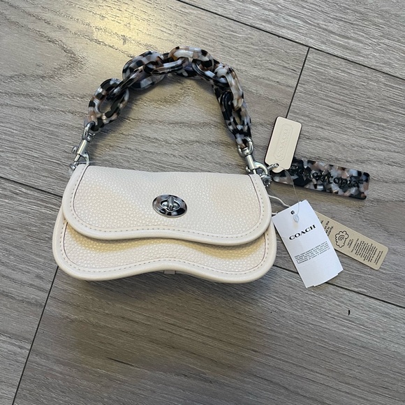 Coach Mini Wavy Dinky Bag in Coachtopia Leather - Picture 4 of 9